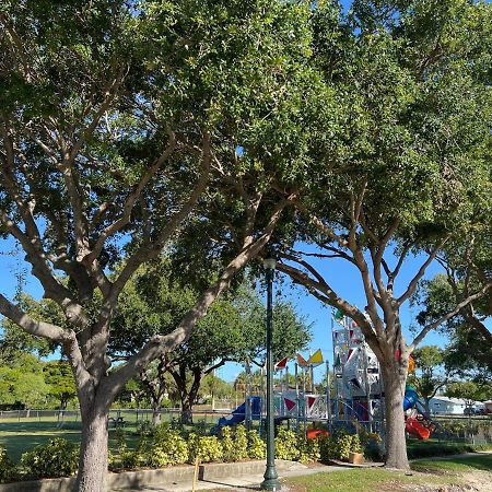 Apartament Cozy Studio near Atlantic Ave w/private patio Delray Beach Zewnętrze zdjęcie
